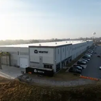 Vertiv annonce l’extension de ses capacités de fabrication couvrant les solutions d’infrastructure, les systèmes d’alimentation électrique et de baies, pour répondre à une demande croissante Vertiv annonce l’extension de ses capacités de fabrication couvrant les solutions d’infrastructure, les systèmes d’alimentation électrique et de baies, pour répondre à une demande croissante